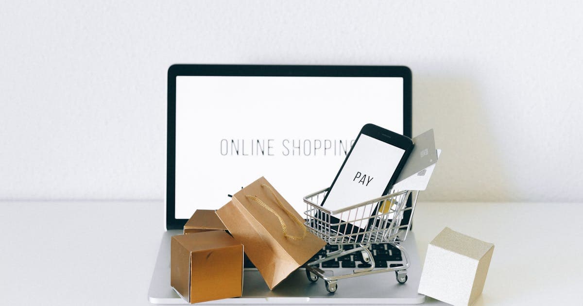 Cómo reducir la tasa de devoluciones en tu tienda online — Guías de talla, fichas completas, vídeo de producto y política transparente. Estrategias probadas para bajar devoluciones sin perder ventas.